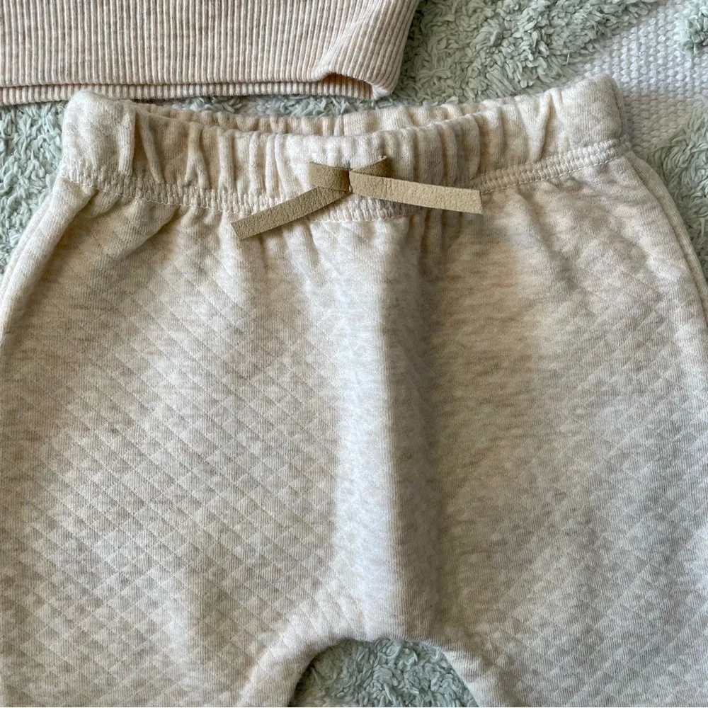 Carter’s Quilted Bear Hoodie and Sweatpants Set in Cream - 3 Months